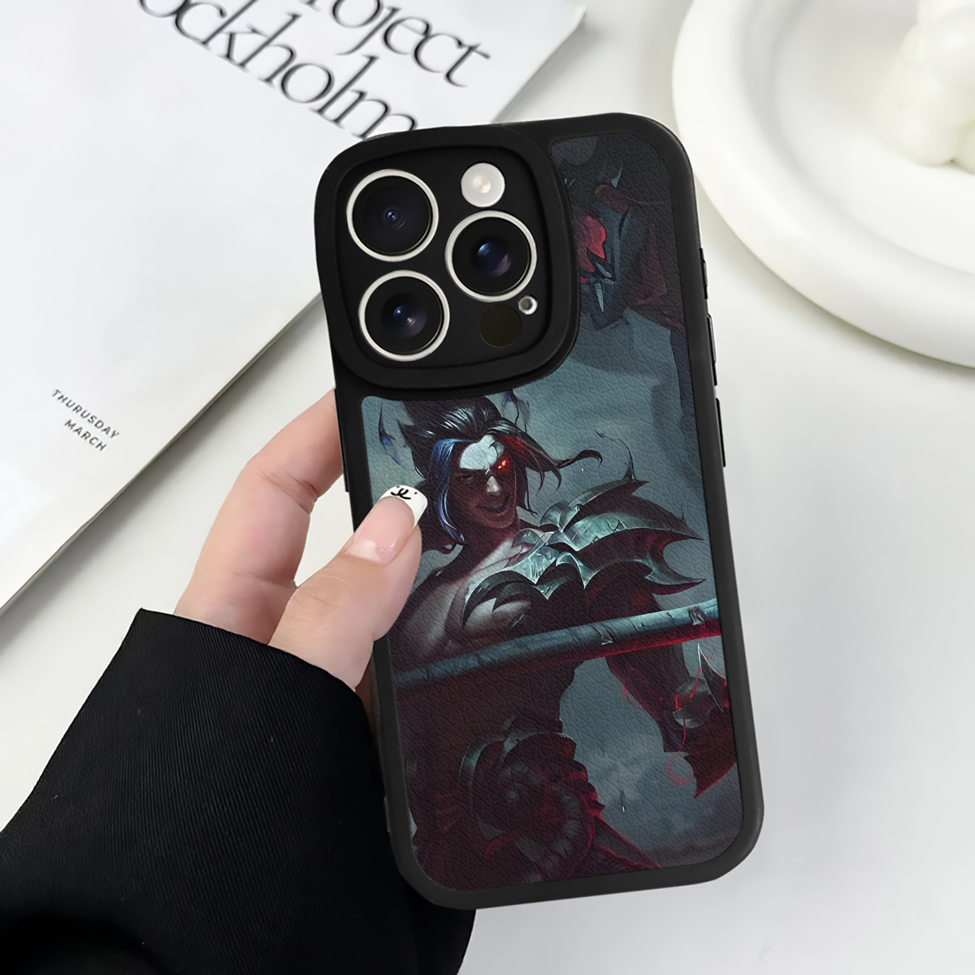 （画像用） リーグ・オブ・レジェンド League of Legends LOL 【iPhone 16シリーズ対応】シリコンスマホケース（レザー調） 材質：シリコン